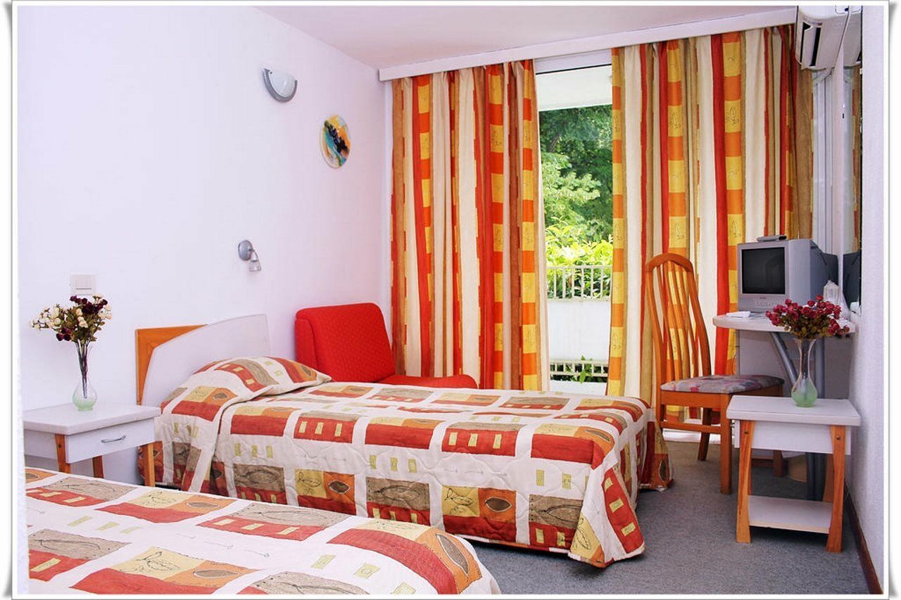 Althea Hotel Albena Buitenkant foto