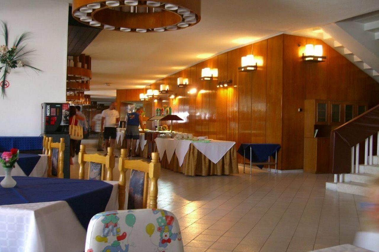 Althea Hotel Albena Buitenkant foto